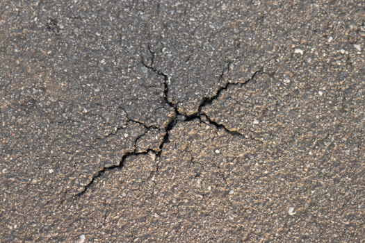 Bitumen Straße Riss im Asphalt